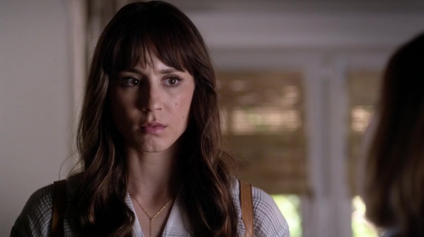Pretty_Little_Liars_S06E17_We_ve_All_Got_Baggage_720p_WEB-DL_DD5_1_H_264-NTb_1849.jpg
