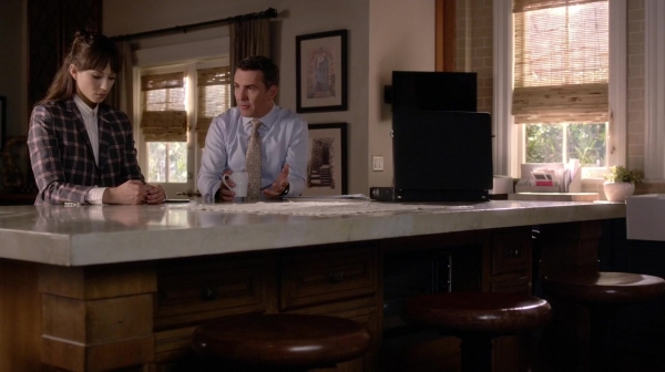 Pretty_Little_Liars_S06E18_Burn_This_720p_WEB-DL_DD5_1_H_264-NTb_0194.jpg