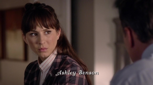 Pretty_Little_Liars_S06E18_Burn_This_720p_WEB-DL_DD5_1_H_264-NTb_0214.jpg