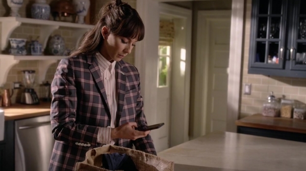Pretty_Little_Liars_S06E18_Burn_This_720p_WEB-DL_DD5_1_H_264-NTb_0596.jpg