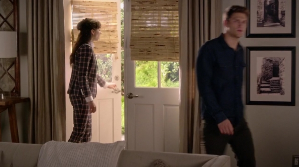 Pretty_Little_Liars_S06E18_Burn_This_720p_WEB-DL_DD5_1_H_264-NTb_0611.jpg