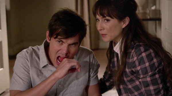 Pretty_Little_Liars_S06E18_Burn_This_720p_WEB-DL_DD5_1_H_264-NTb_0694.jpg