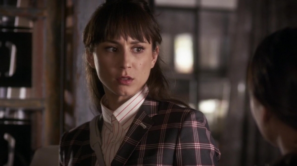 Pretty_Little_Liars_S06E18_Burn_This_720p_WEB-DL_DD5_1_H_264-NTb_0946.jpg