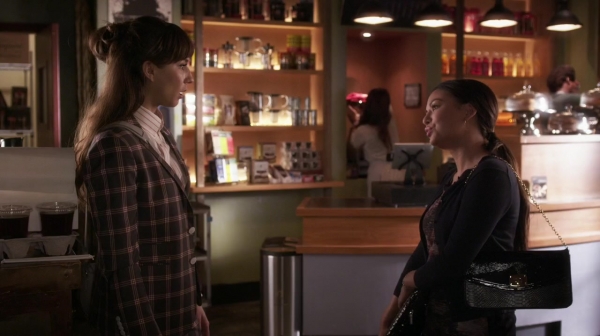 Pretty_Little_Liars_S06E18_Burn_This_720p_WEB-DL_DD5_1_H_264-NTb_0952.jpg