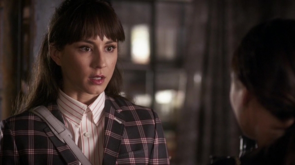 Pretty_Little_Liars_S06E18_Burn_This_720p_WEB-DL_DD5_1_H_264-NTb_0955.jpg