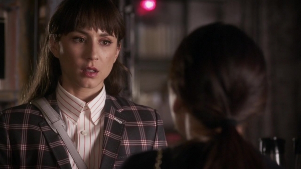 Pretty_Little_Liars_S06E18_Burn_This_720p_WEB-DL_DD5_1_H_264-NTb_0966.jpg