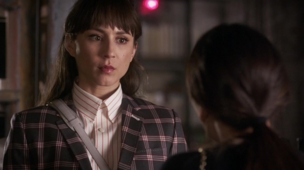 Pretty_Little_Liars_S06E18_Burn_This_720p_WEB-DL_DD5_1_H_264-NTb_0967.jpg