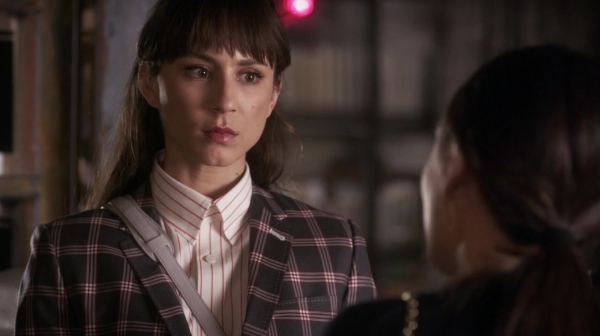 Pretty_Little_Liars_S06E18_Burn_This_720p_WEB-DL_DD5_1_H_264-NTb_0969.jpg