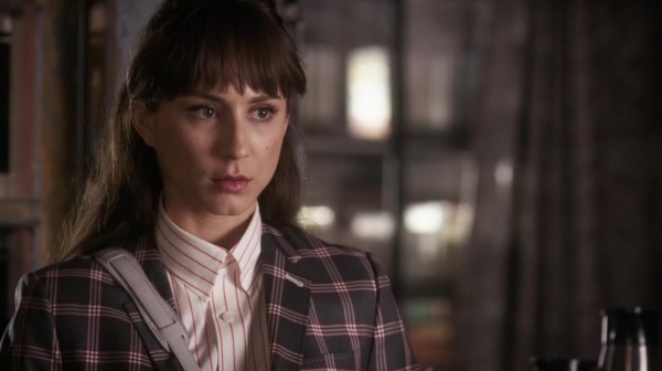 Pretty_Little_Liars_S06E18_Burn_This_720p_WEB-DL_DD5_1_H_264-NTb_0986.jpg