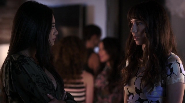 Pretty_Little_Liars_S06E18_Burn_This_720p_WEB-DL_DD5_1_H_264-NTb_1739.jpg