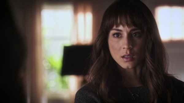 Pretty_Little_Liars_S06E19_Did_You_Miss_Me_720p_WEB-DL_DD5_1_H_264-NTb_0215.jpg