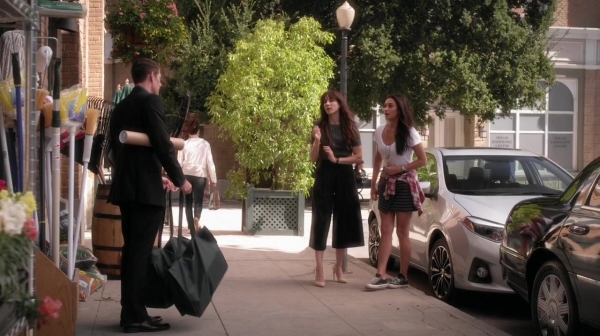 Pretty_Little_Liars_S06E19_Did_You_Miss_Me_720p_WEB-DL_DD5_1_H_264-NTb_0939.jpg