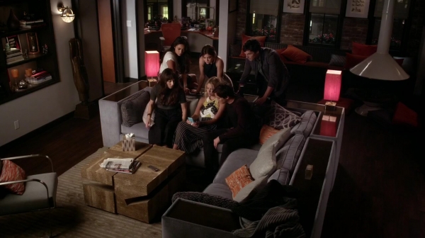 Pretty_Little_Liars_S06E20_Hush_Hush_Sweet_Little_Liars_720p_WEB-DL_DD5_1_H_264-NTb_0075.jpg