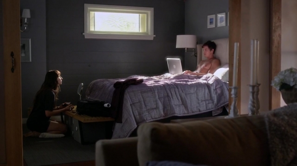 Pretty_Little_Liars_S06E20_Hush_Hush_Sweet_Little_Liars_720p_WEB-DL_DD5_1_H_264-NTb_1040.jpg