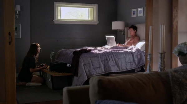 Pretty_Little_Liars_S06E20_Hush_Hush_Sweet_Little_Liars_720p_WEB-DL_DD5_1_H_264-NTb_1042.jpg