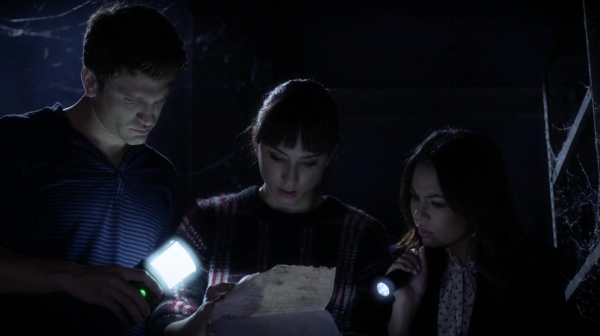 Pretty_Little_Liars_S06E20_Hush_Hush_Sweet_Little_Liars_720p_WEB-DL_DD5_1_H_264-NTb_2078.jpg