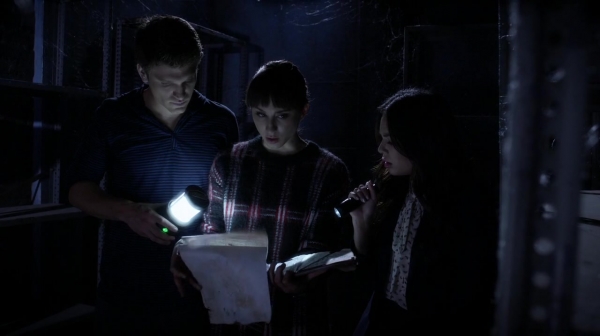 Pretty_Little_Liars_S06E20_Hush_Hush_Sweet_Little_Liars_720p_WEB-DL_DD5_1_H_264-NTb_2092.jpg