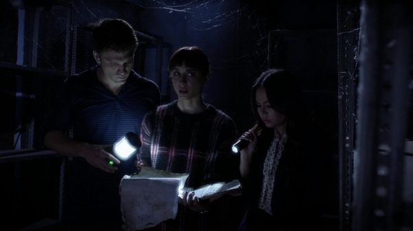 Pretty_Little_Liars_S06E20_Hush_Hush_Sweet_Little_Liars_720p_WEB-DL_DD5_1_H_264-NTb_2094.jpg