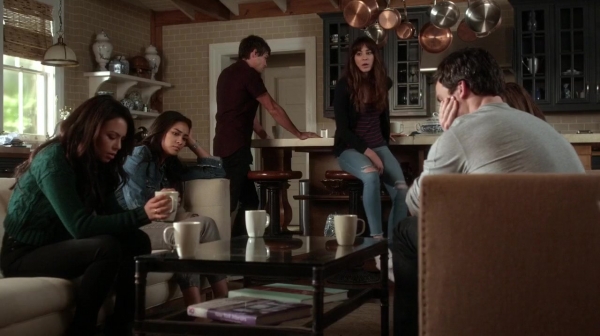 Pretty_Little_Liars_S07E01_WEB-DL_720p_DUAL_WWW_COMANDOTORRENTS_COM_0310.jpg