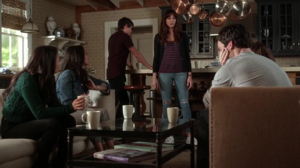 Pretty_Little_Liars_S07E01_WEB-DL_720p_DUAL_WWW_COMANDOTORRENTS_COM_0312.jpg