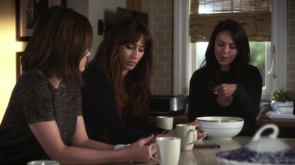 Pretty_Little_Liars_S07E01_WEB-DL_720p_DUAL_WWW_COMANDOTORRENTS_COM_0400.jpg