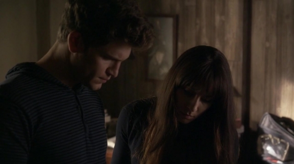 Pretty_Little_Liars_S07E01_WEB-DL_720p_DUAL_WWW_COMANDOTORRENTS_COM_0742.jpg