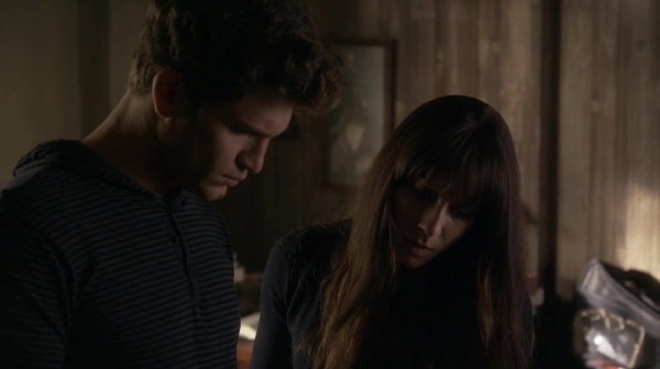 Pretty_Little_Liars_S07E01_WEB-DL_720p_DUAL_WWW_COMANDOTORRENTS_COM_0743.jpg