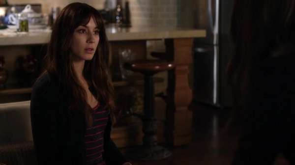 Pretty_Little_Liars_S07E01_WEB-DL_720p_DUAL_WWW_COMANDOTORRENTS_COM_1241.jpg
