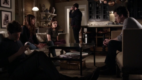 Pretty_Little_Liars_S07E01_WEB-DL_720p_DUAL_WWW_COMANDOTORRENTS_COM_2109.jpg