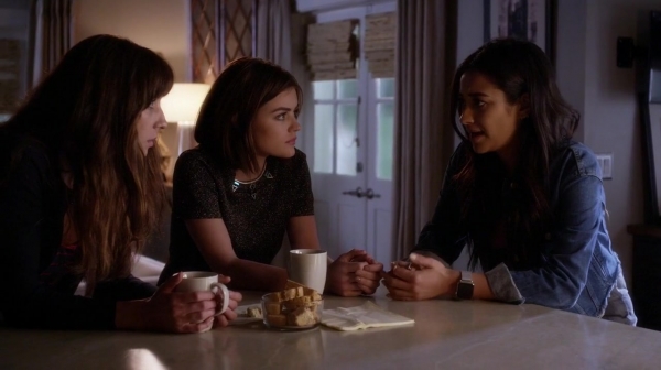 Pretty_Little_Liars_S07E01_WEB-DL_720p_DUAL_WWW_COMANDOTORRENTS_COM_2327.jpg