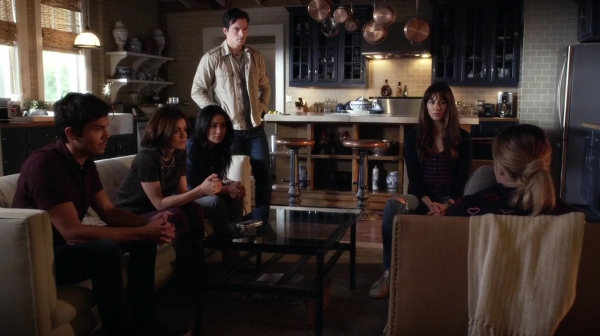 Pretty_Little_Liars_S07E02_WEB-DL_720p_DUAL_WWW_COMANDOTORRENTS_COM_0171.jpg