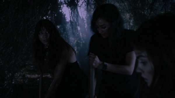 Pretty_Little_Liars_S07E04_WEB-DL_720p_DUAL_WWW_COMANDOTORRENTS_COM_0176.jpg