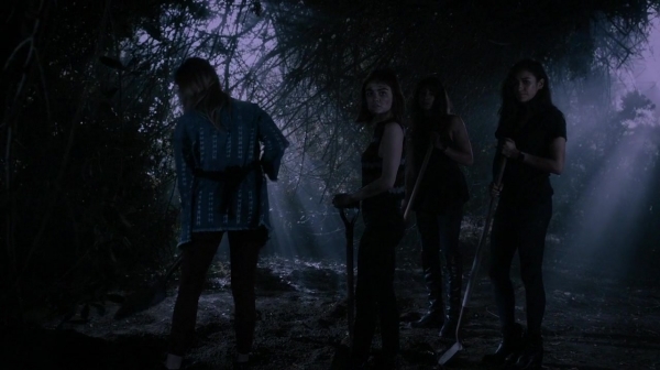 Pretty_Little_Liars_S07E04_WEB-DL_720p_DUAL_WWW_COMANDOTORRENTS_COM_0188.jpg