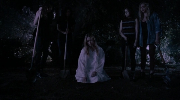 Pretty_Little_Liars_S07E04_WEB-DL_720p_DUAL_WWW_COMANDOTORRENTS_COM_0198.jpg
