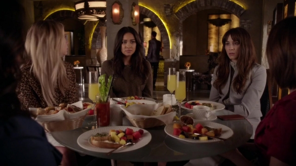 Pretty_Little_Liars_S07E04_WEB-DL_720p_DUAL_WWW_COMANDOTORRENTS_COM_1757.jpg