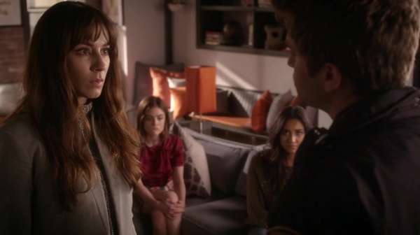 Pretty_Little_Liars_S07E04_WEB-DL_720p_DUAL_WWW_COMANDOTORRENTS_COM_2320.jpg