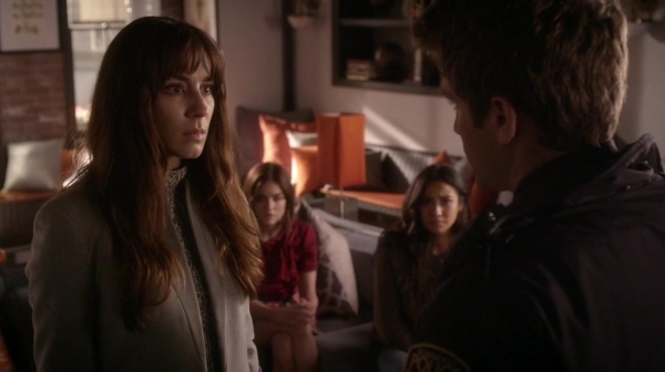 Pretty_Little_Liars_S07E04_WEB-DL_720p_DUAL_WWW_COMANDOTORRENTS_COM_2323.jpg