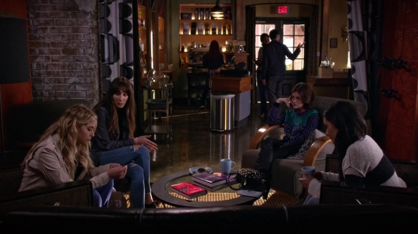 Pretty_Little_Liars_S07E06_WEB-DL_720p_DUAL_WWW_COMANDOTORRENTS_COM_0080.jpg