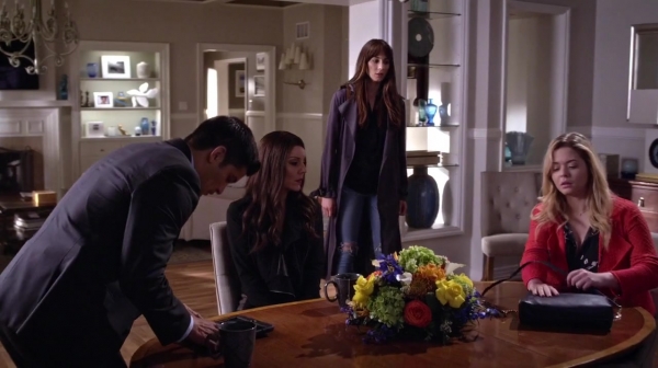 Pretty_Little_Liars_S07E06_WEB-DL_720p_DUAL_WWW_COMANDOTORRENTS_COM_0283.jpg