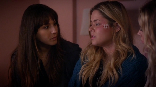 Pretty_Little_Liars_S07E06_WEB-DL_720p_DUAL_WWW_COMANDOTORRENTS_COM_2108.jpg