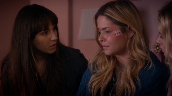 Pretty_Little_Liars_S07E06_WEB-DL_720p_DUAL_WWW_COMANDOTORRENTS_COM_2110.jpg