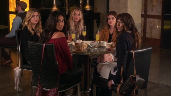 Pretty_Little_Liars_S07E07_WEB-DL_720p_DUAL_WWW_COMANDOTORRENTS_COM_0139.jpg