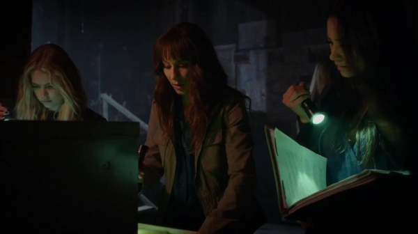 Pretty_Little_Liars_S07E07_WEB-DL_720p_DUAL_WWW_COMANDOTORRENTS_COM_2121.jpg
