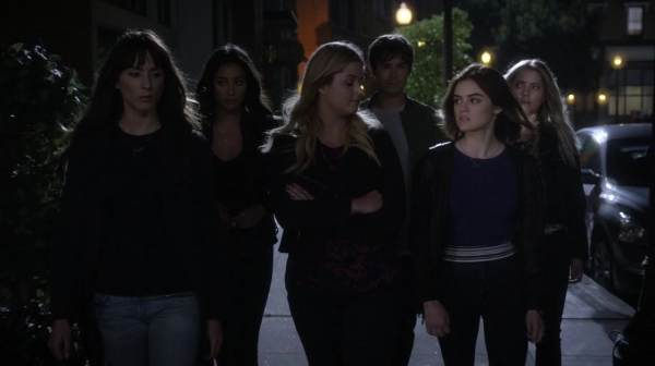 Pretty_Little_Liars_S07E08_WEB-DL_720p_DUAL_WWW_COMANDOTORRENTS_COM_0106.jpg