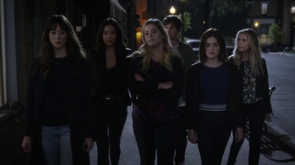 Pretty_Little_Liars_S07E08_WEB-DL_720p_DUAL_WWW_COMANDOTORRENTS_COM_0117.jpg