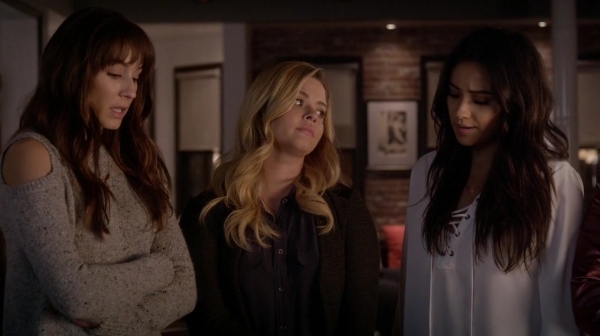 Pretty_Little_Liars_S07E08_WEB-DL_720p_DUAL_WWW_COMANDOTORRENTS_COM_2070.jpg
