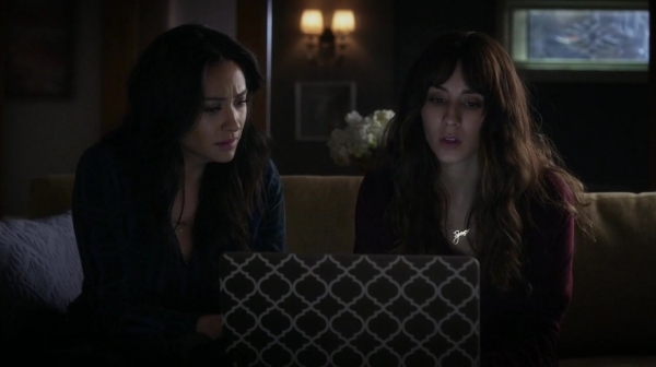 Pretty_Little_Liars_S07E09_WEB-DL_720p_DUAL_WWW_COMANDOTORRENTS_COM_1010.jpg