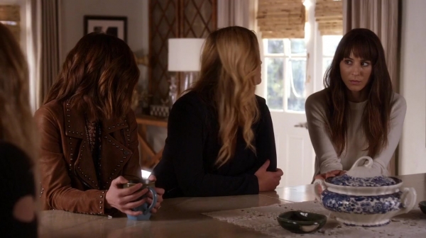 Pretty_Little_Liars_S07E10_WEB-DL_720p_DUAL_WWW_COMANDOTORRENTS_COM_1612.jpg