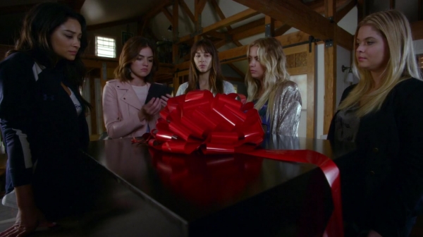 Pretty_Little_Liars_S07E11_WEB-DL_720p_DUAL_WWW_COMANDOTORRENTS_COM_0475.jpg