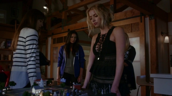 Pretty_Little_Liars_S07E11_WEB-DL_720p_DUAL_WWW_COMANDOTORRENTS_COM_2341.jpg